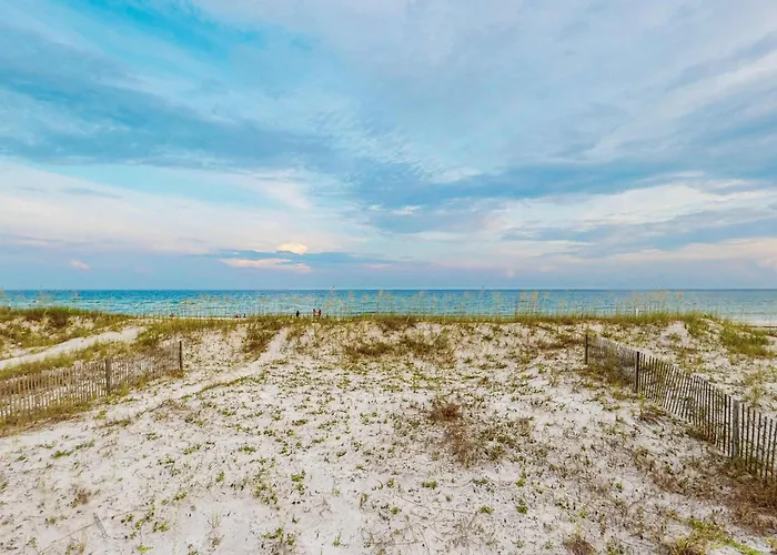 Lovely Beachfront With Balcony Ac & Washer Dryer