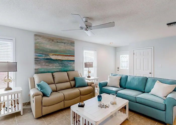 Lovely Beachfront With Balcony Ac & Washer Dryer Holiday home *