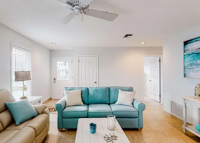 Lovely Beachfront With Balcony Ac & Washer Dryer