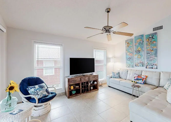 Lovely Beachfront With Balcony Ac & Washer Dryer *