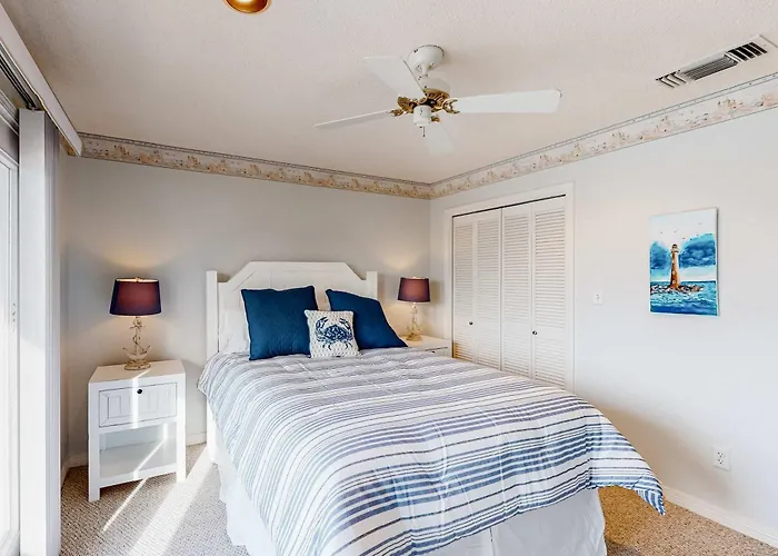 Lovely Beachfront With Balcony Ac & Washer Dryer *