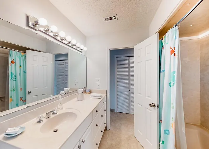 Lovely Beachfront With Balcony Ac & Washer Dryer *